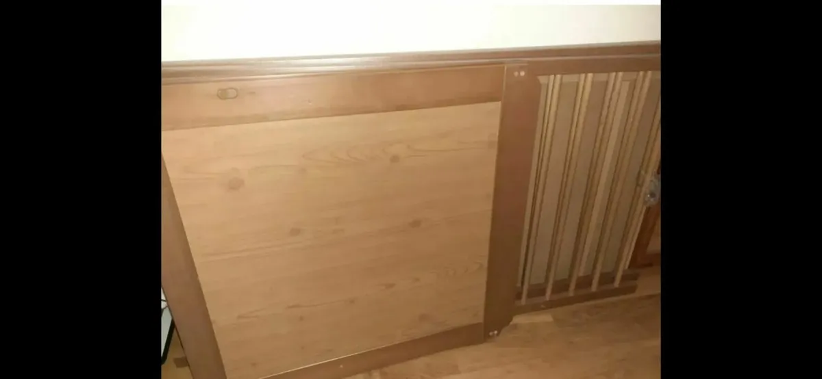 Baby cot hardly used kept at nanas - Image 2