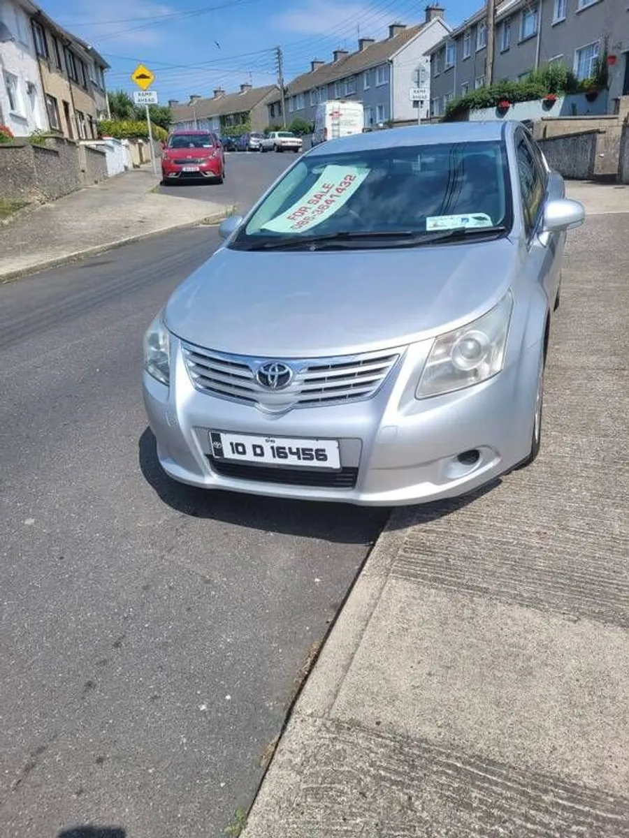 2010 Toyota Avensis - Image 1