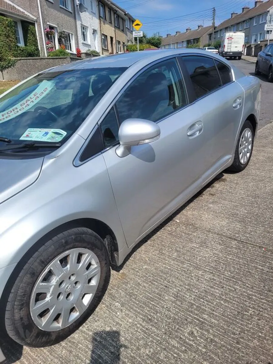2010 Toyota Avensis - Image 2