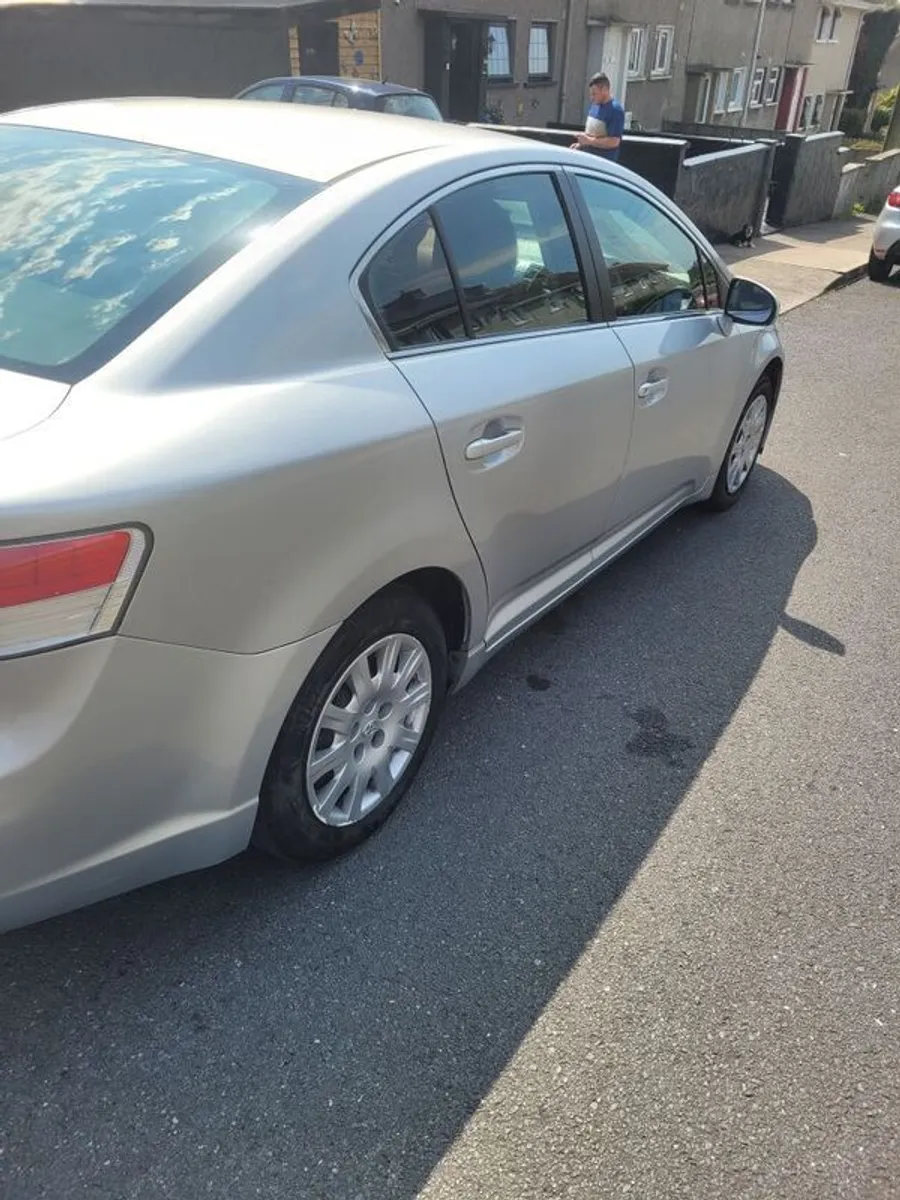 2010 Toyota Avensis - Image 3
