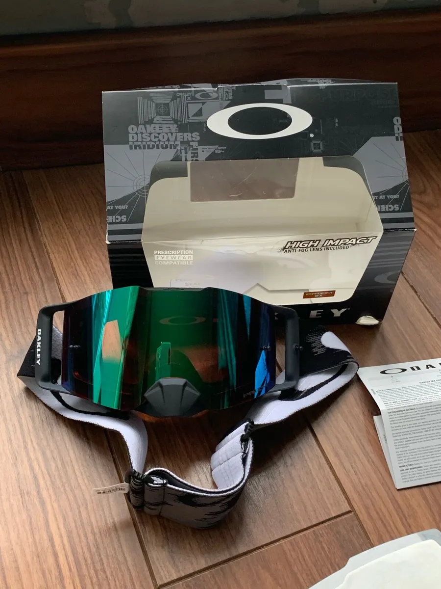 Oakley Goggles - Image 2