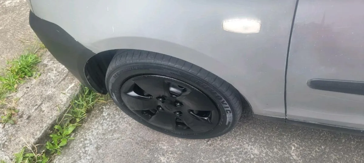 Kia Pecatto, Toyota Yaris, Peugeot 206, Nissan Mic - Image 2