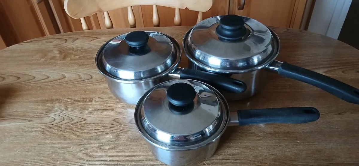 SET OF SAUCEPANS - Image 4