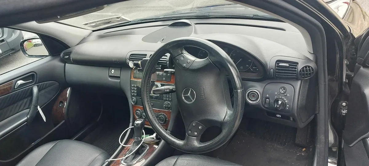 Mercedes-Benz C-Class 2005- Automatic - Image 3