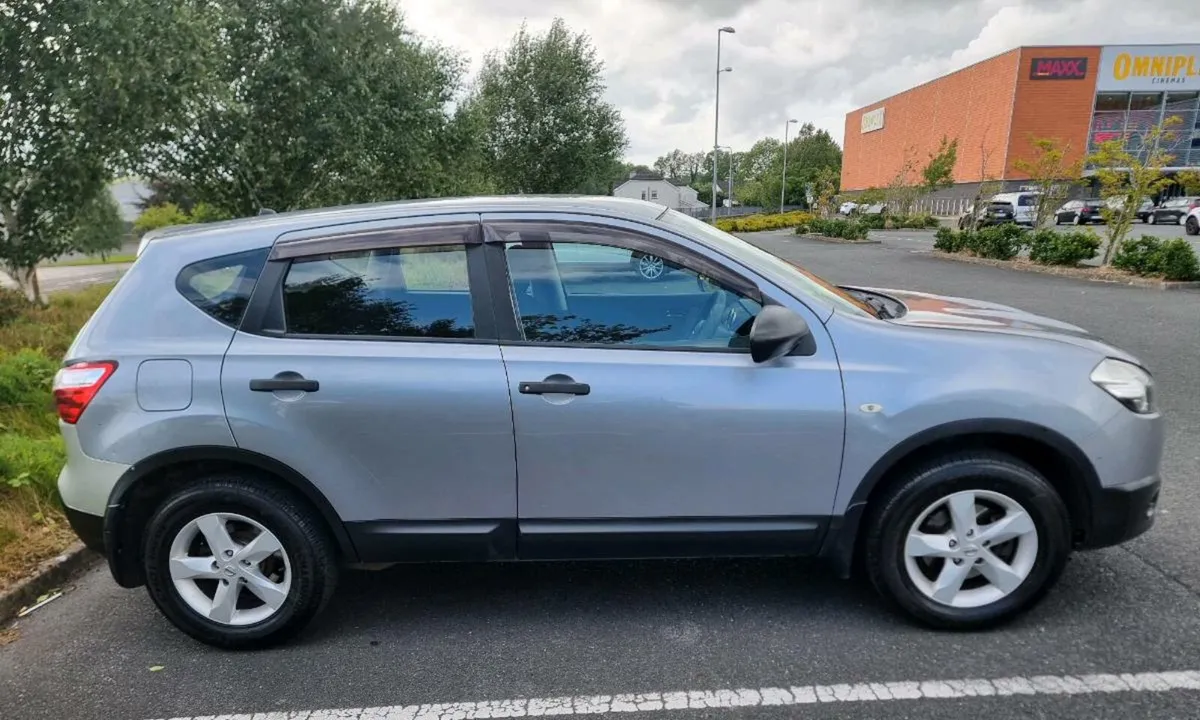 Nissan qashqai 2010 - Image 2
