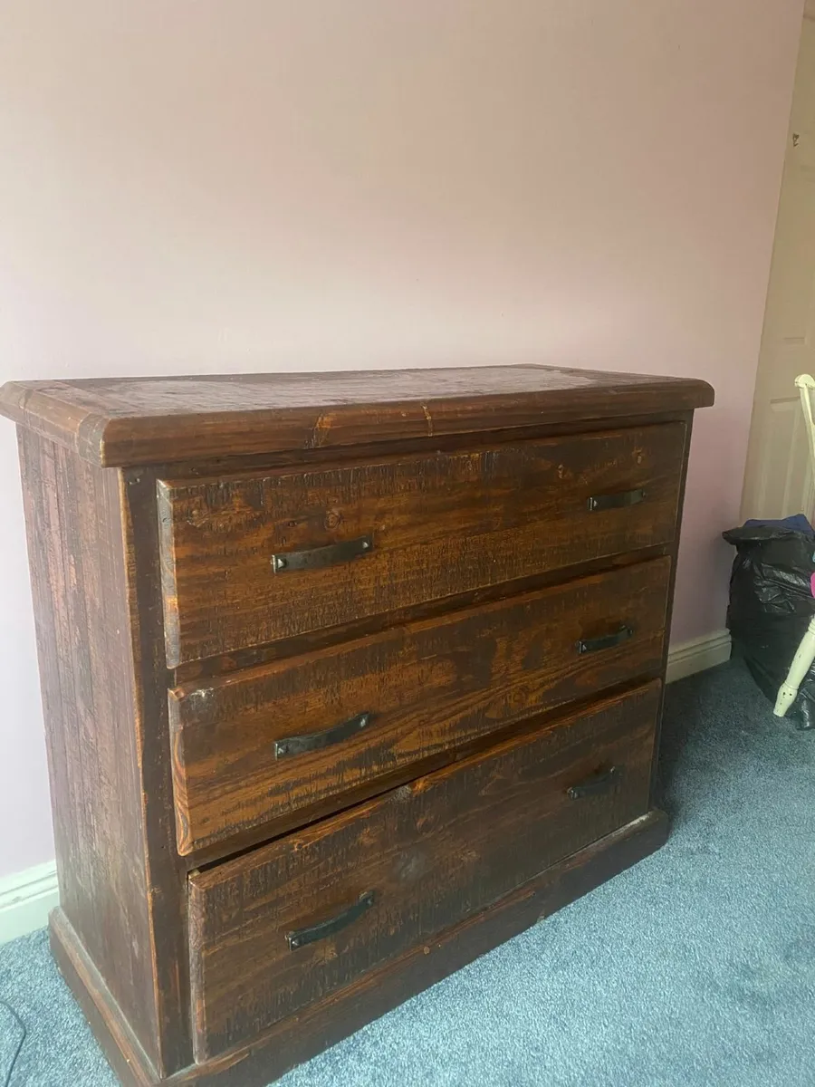 Chest of drawers - Image 1