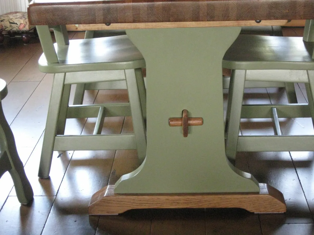 solid oak dining table and chairs - Image 2
