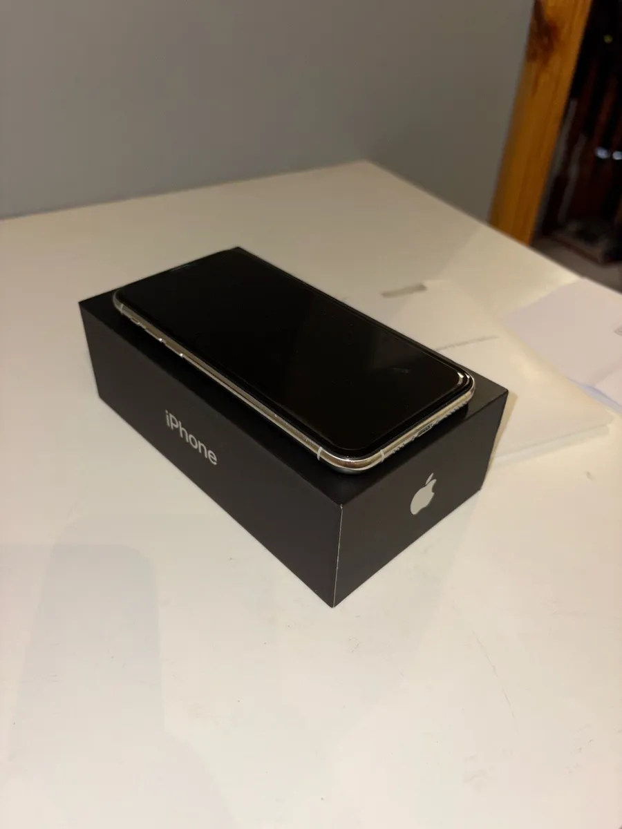 iPhone 11 Pro - Image 1