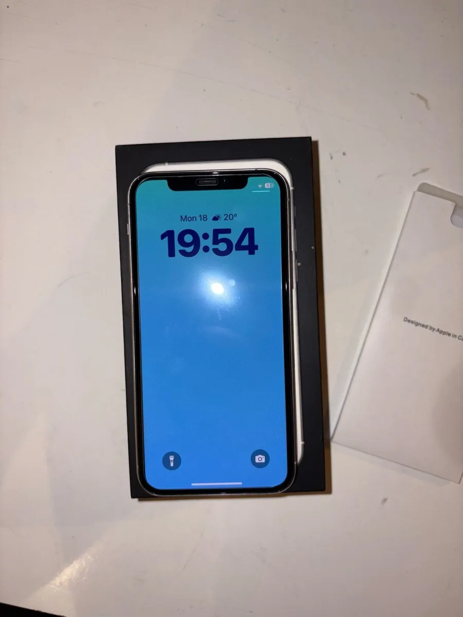 iPhone 11 Pro - Image 2