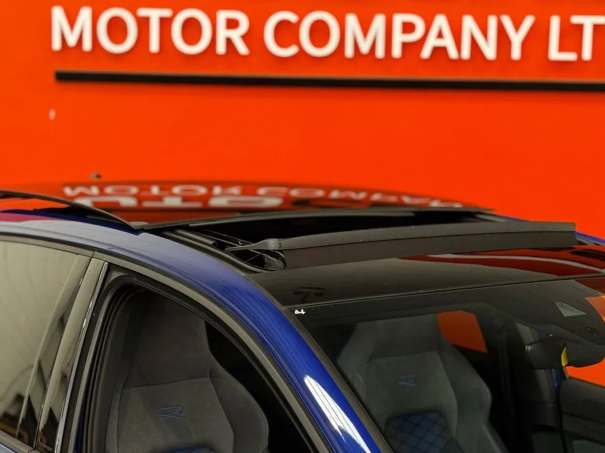 Volkswagen Golf Golf R  Panoramic Sunroof  Lapiz - Image 2