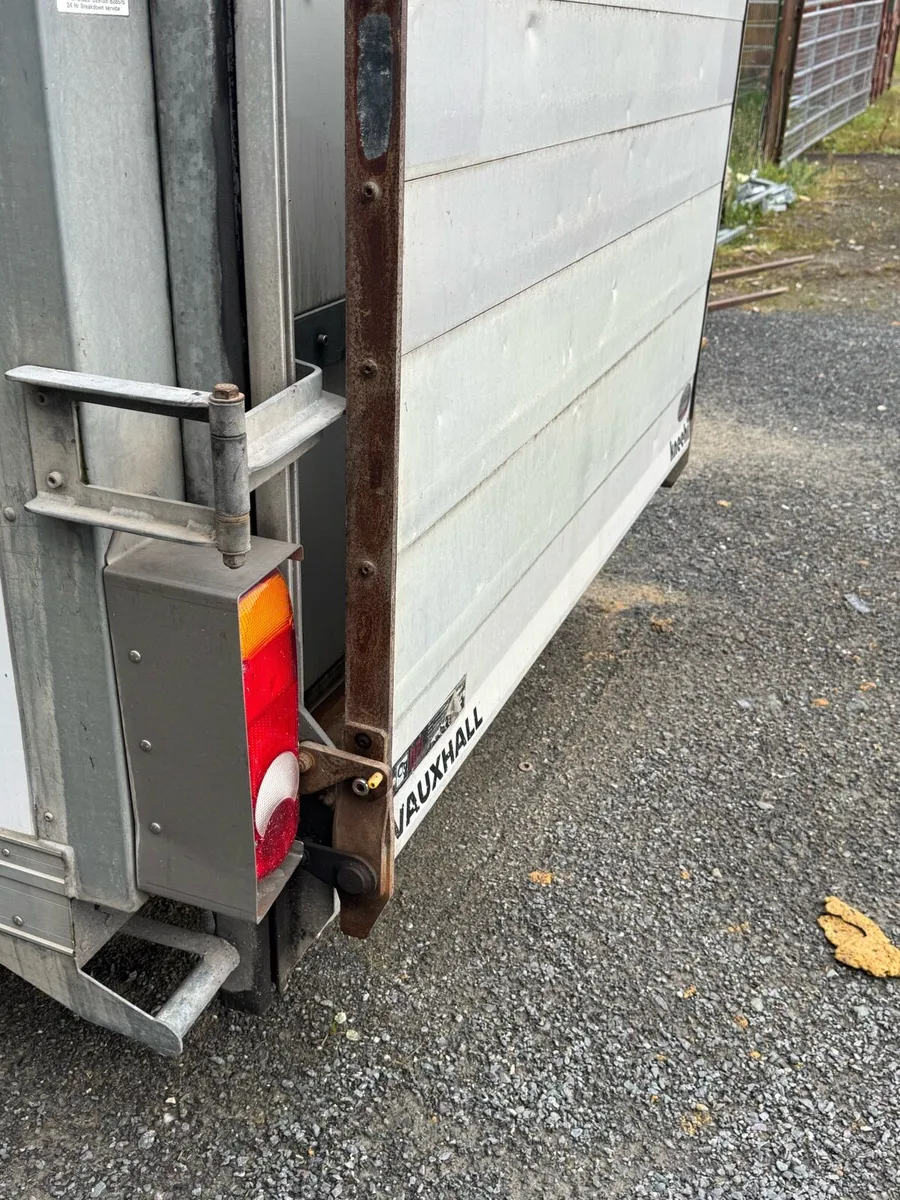 Tail lift - Image 2