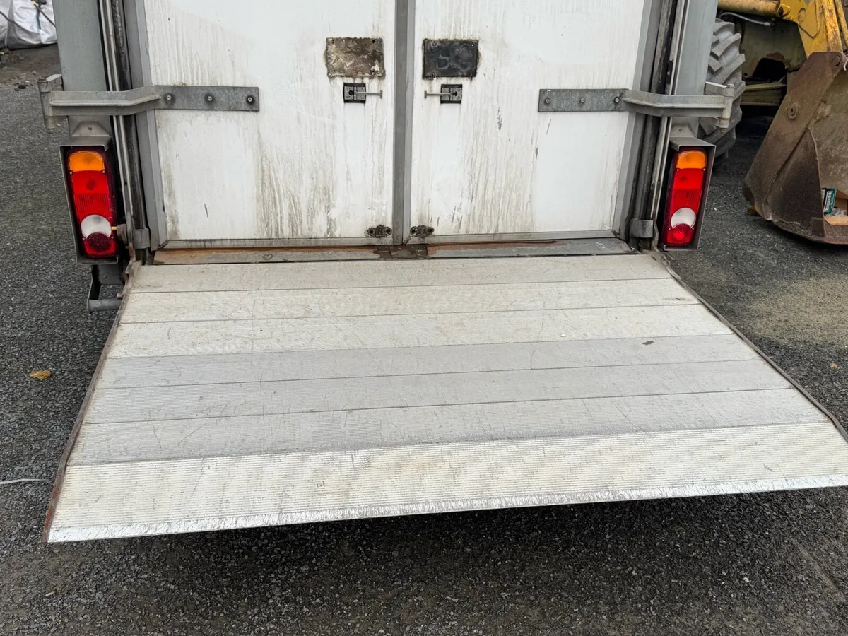 Tail lift - Image 3