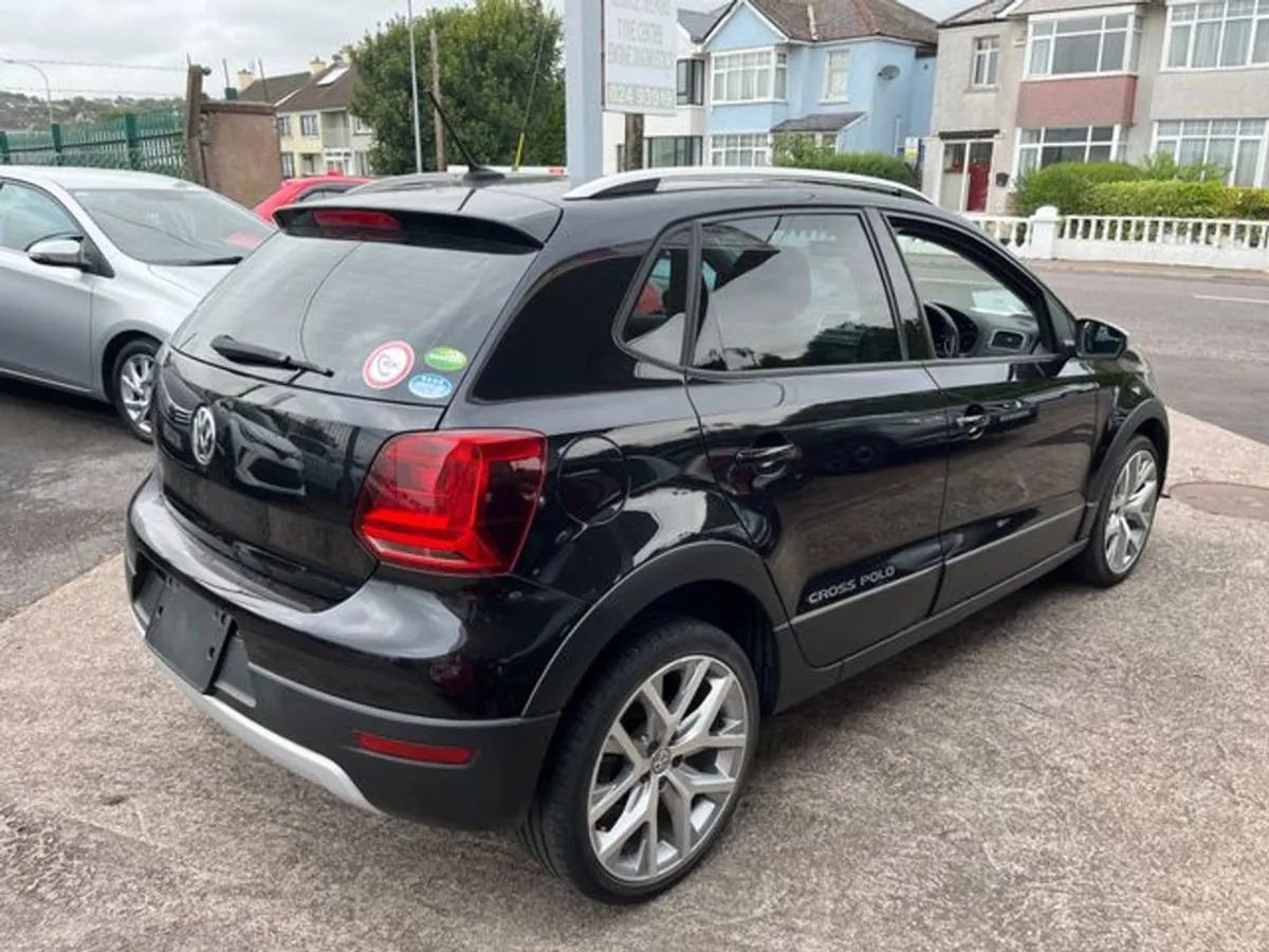 Volkswagen Polo Cross 1.2 tsi Automatic - Image 3