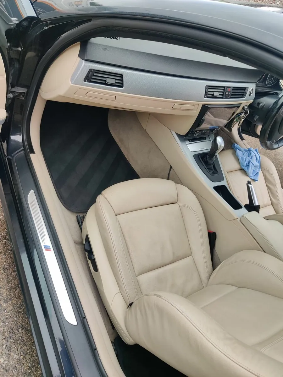 BMW 3-Series 2008 - Image 2