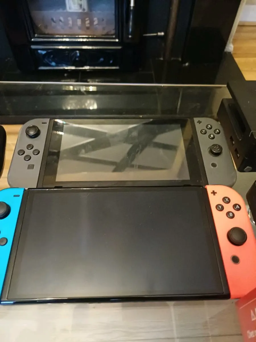 Nintendo switch oled and Nintendo switch with 🎮 - Image 4