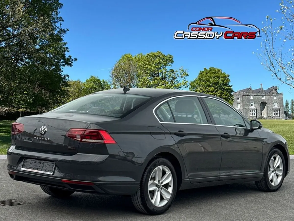 Volkswagen Passat SE NAV TDI Dsg auto - Image 2