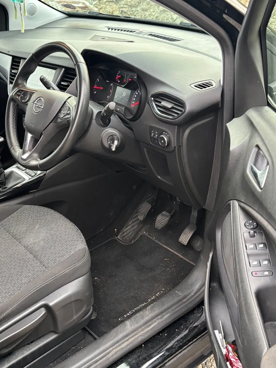 Opel Crossland X 2023 - Image 3