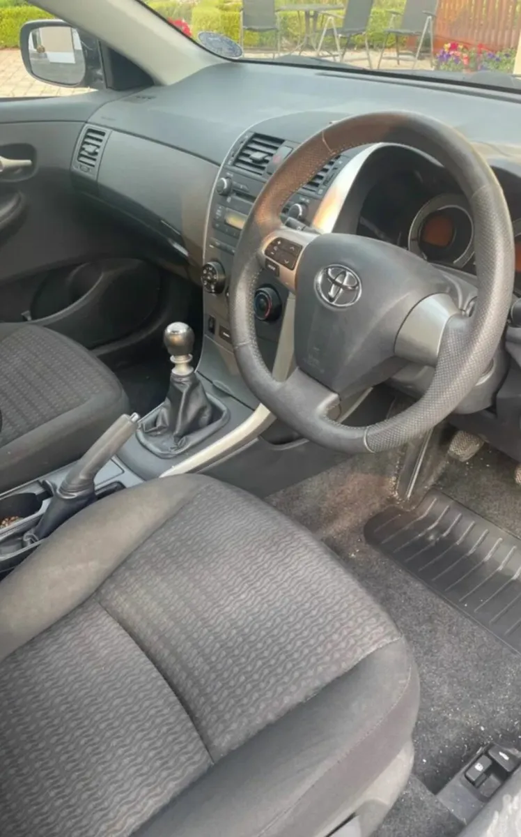 Toyota Corolla 2011 - Image 3