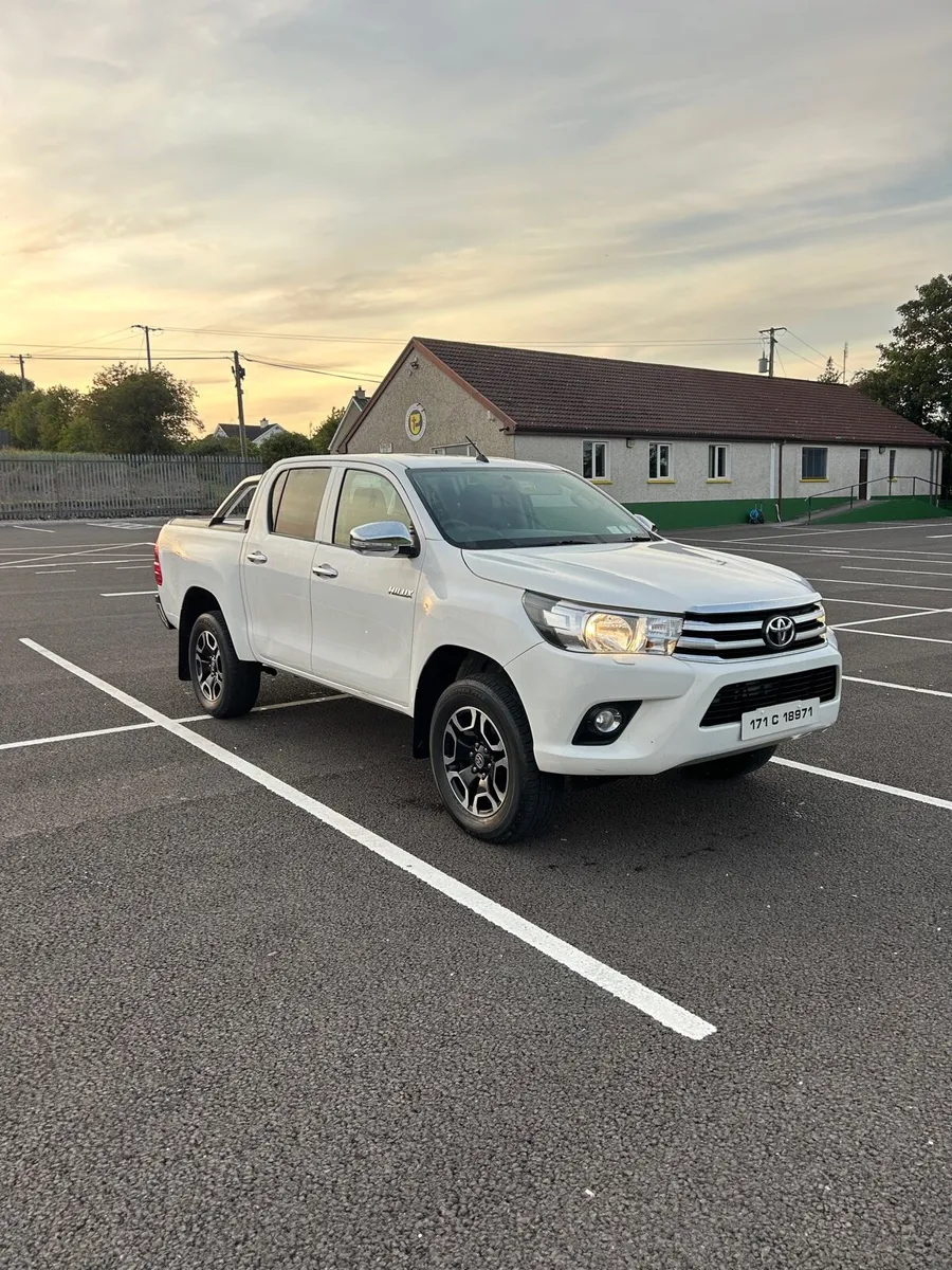 2017 Toyota Hilux for sale - Image 1