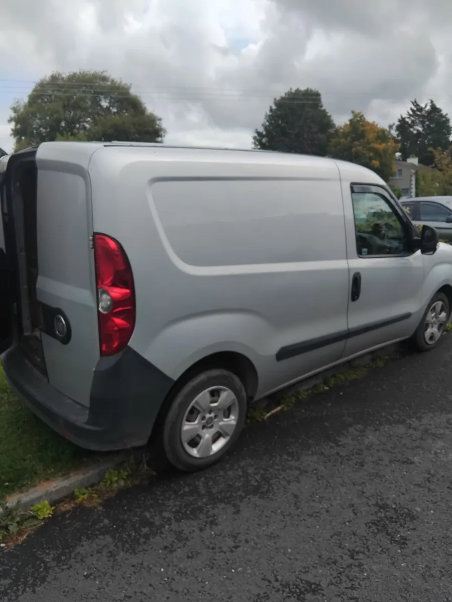 Fiat Doblo 2014 - Image 2