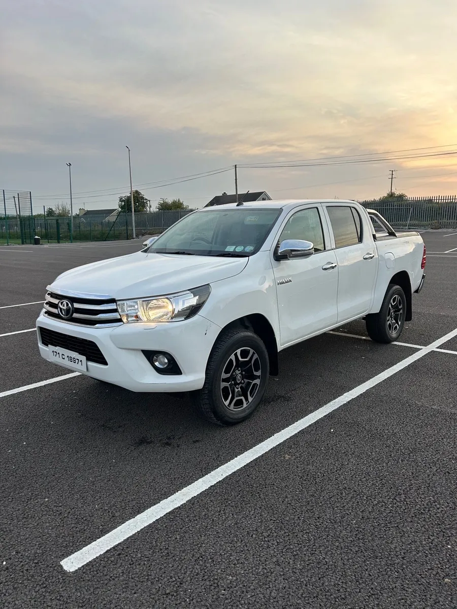 2017 Toyota Hilux for sale - Image 3