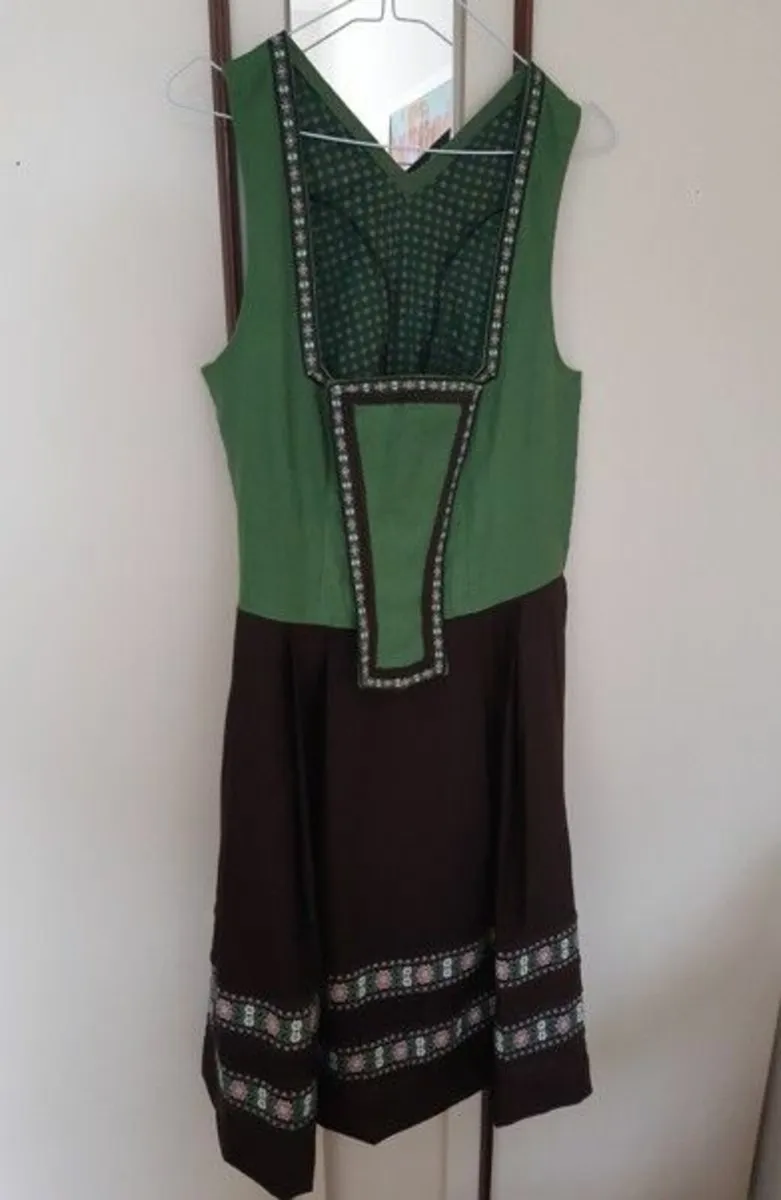Dirndl Vintage Austrian Oktoberfest - Image 1