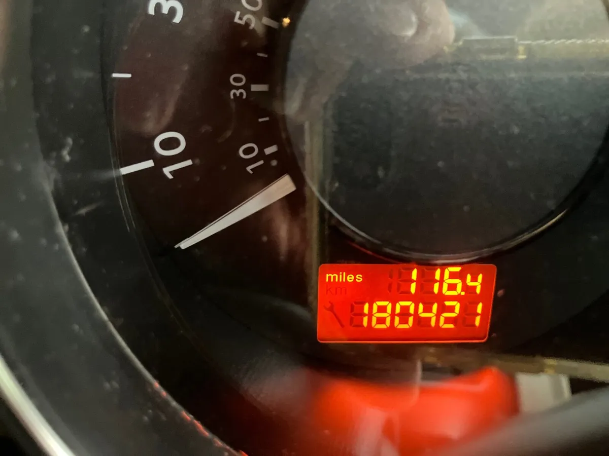Peugeot 3008 2012 automatic - Image 2