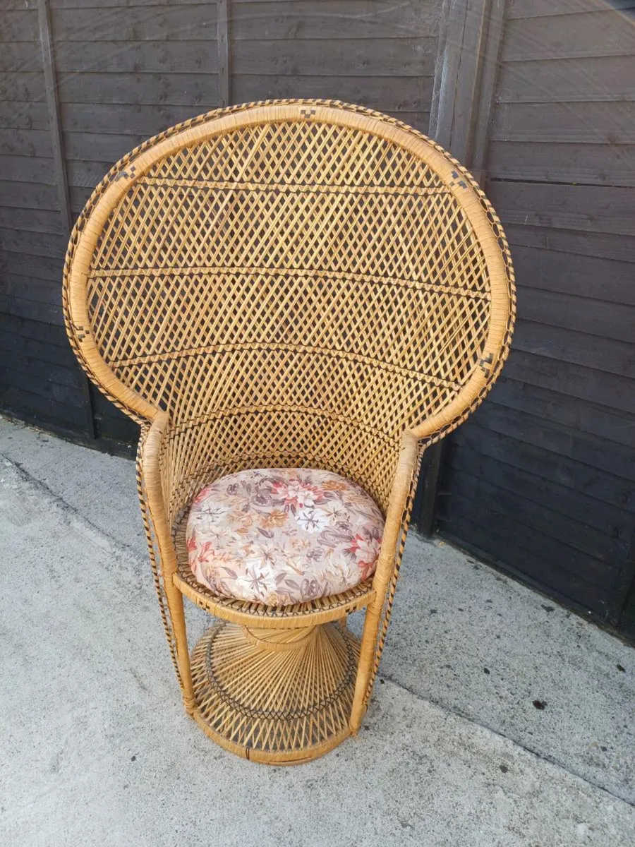 Vintage Wicker Throne Chair - Image 1