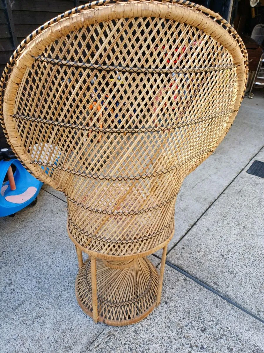 Vintage Wicker Throne Chair - Image 3