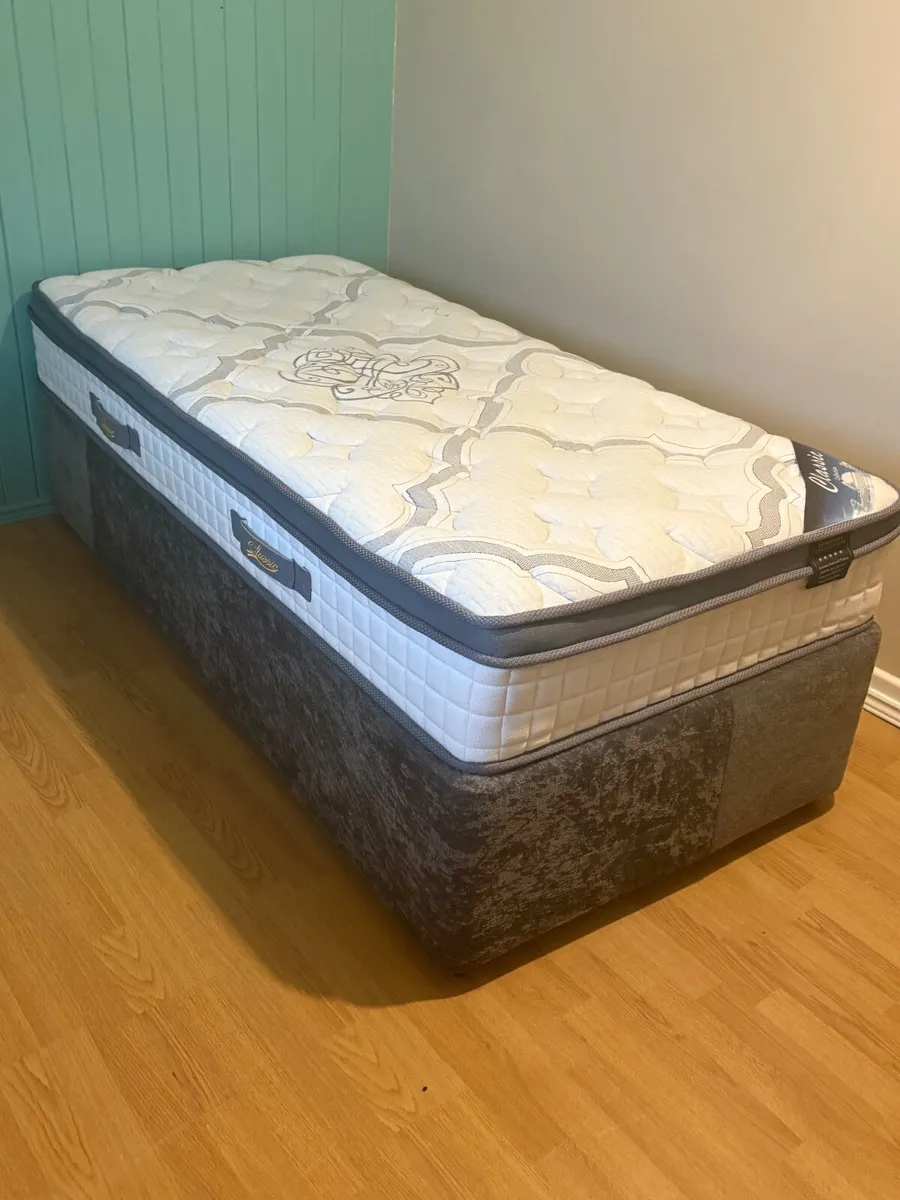 Single bed - Image 1