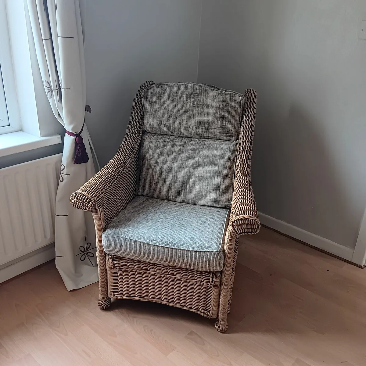 Wicker couch and armchairs - Image 2