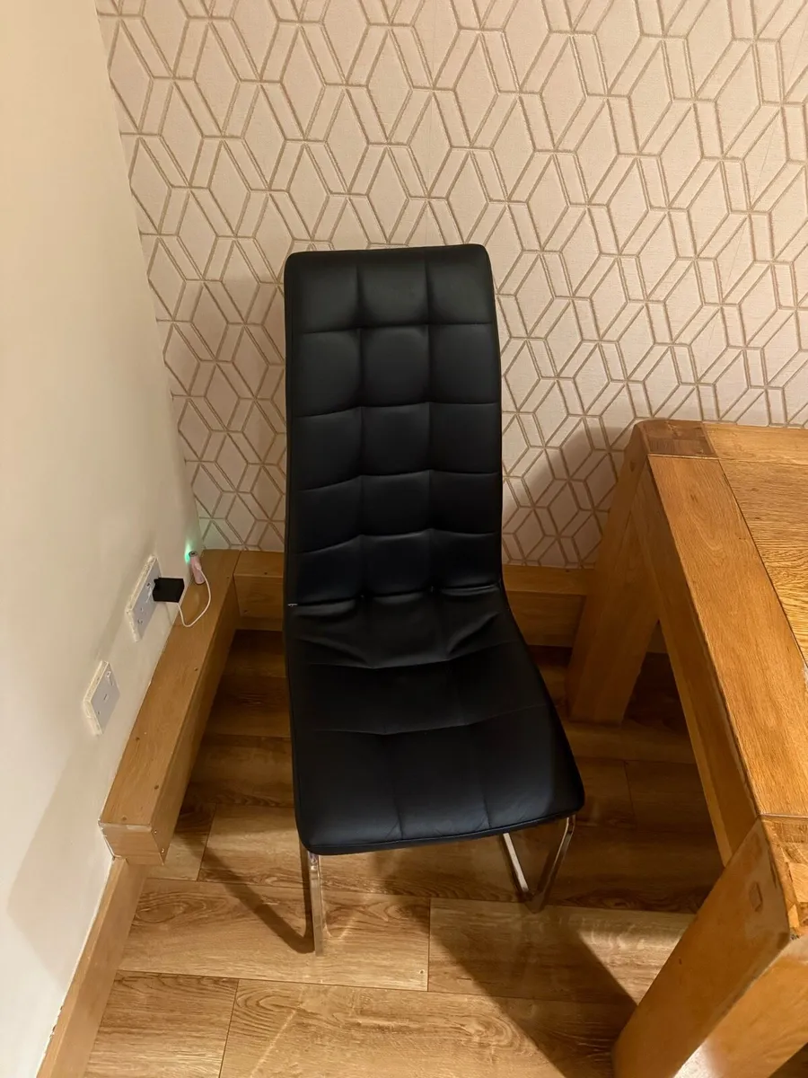 Kitchen table and 4 chairs - Image 2