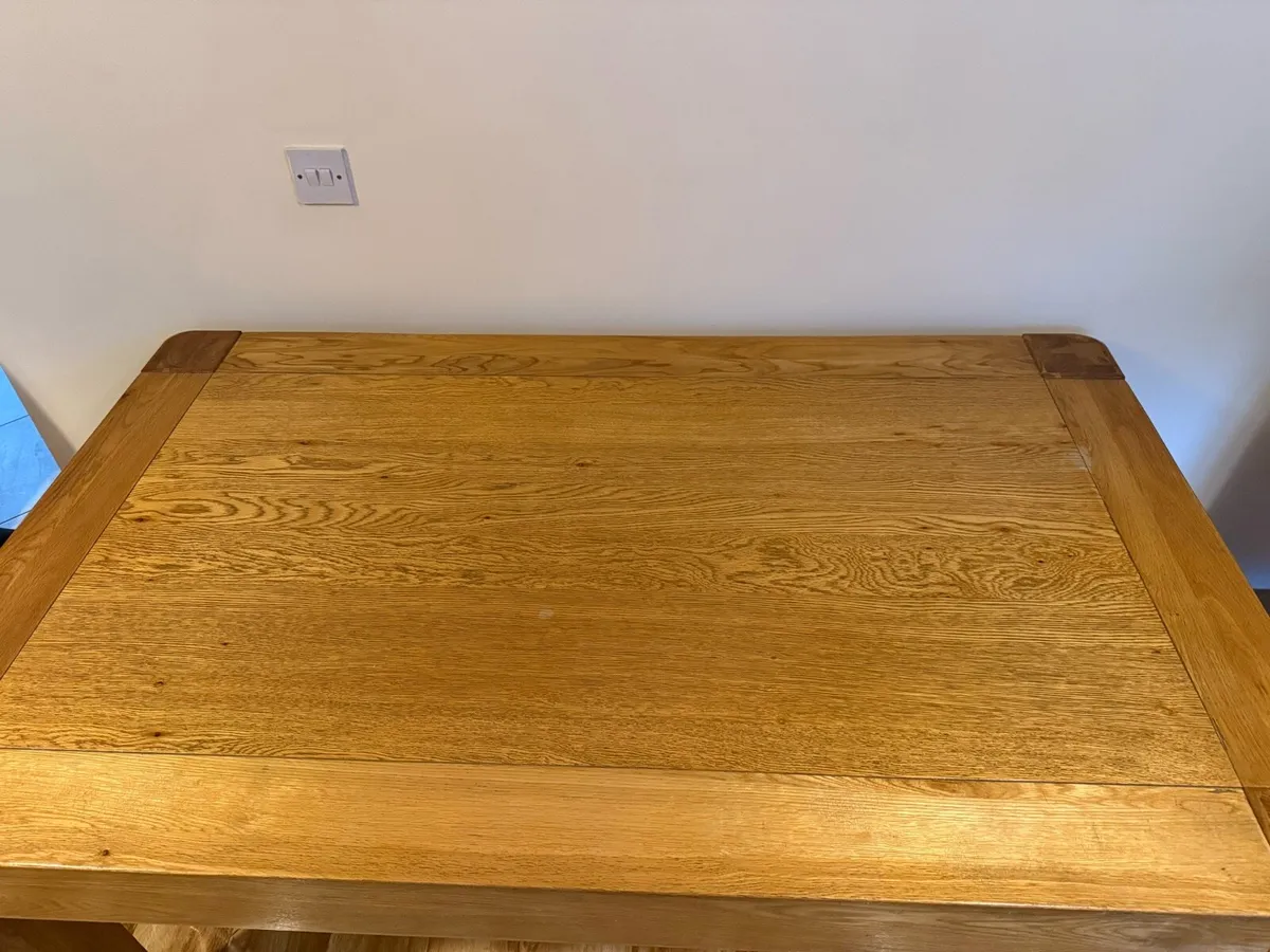 Kitchen table and 4 chairs - Image 3