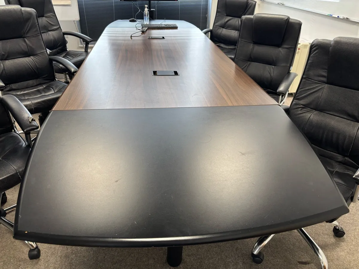 Conference table - Image 1