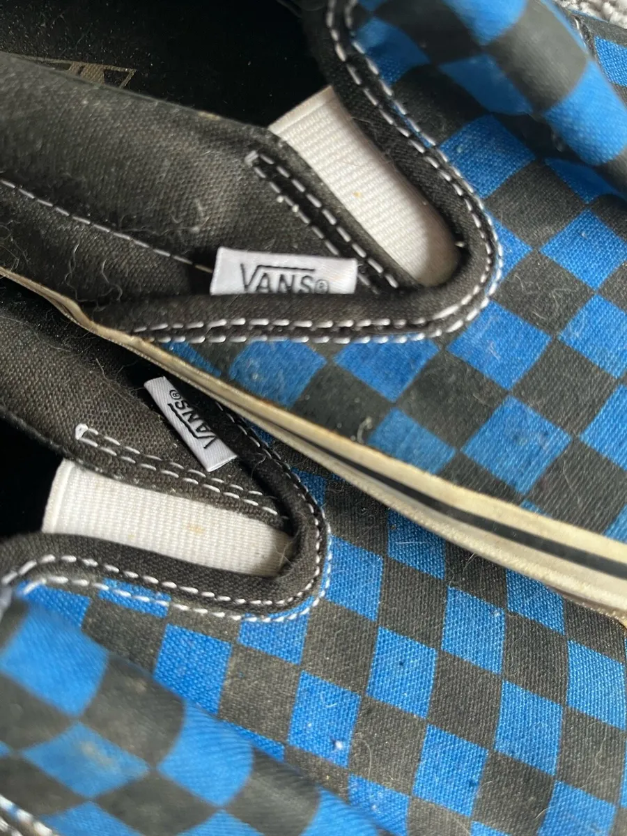 Men’s trainers 3 for €10 - Image 4