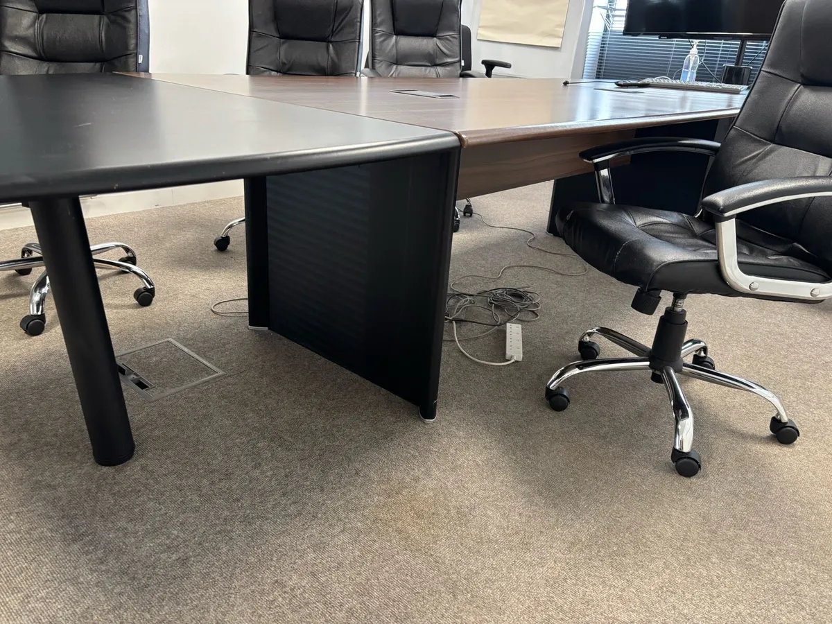 Conference table - Image 3