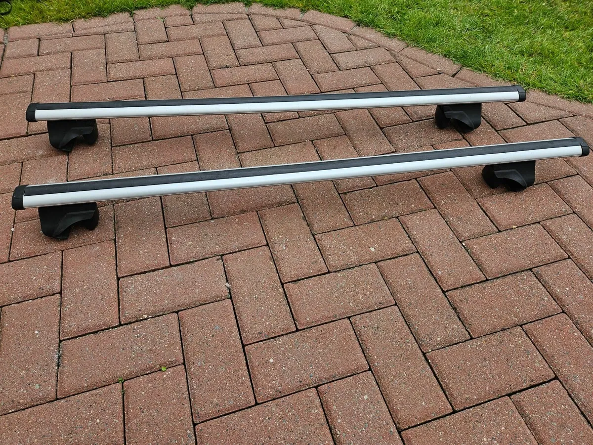 VW Tiguan 2012 Roof Rack Bars - Image 1