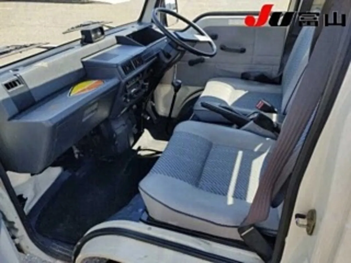 Mitsubishi Minicab - Image 3