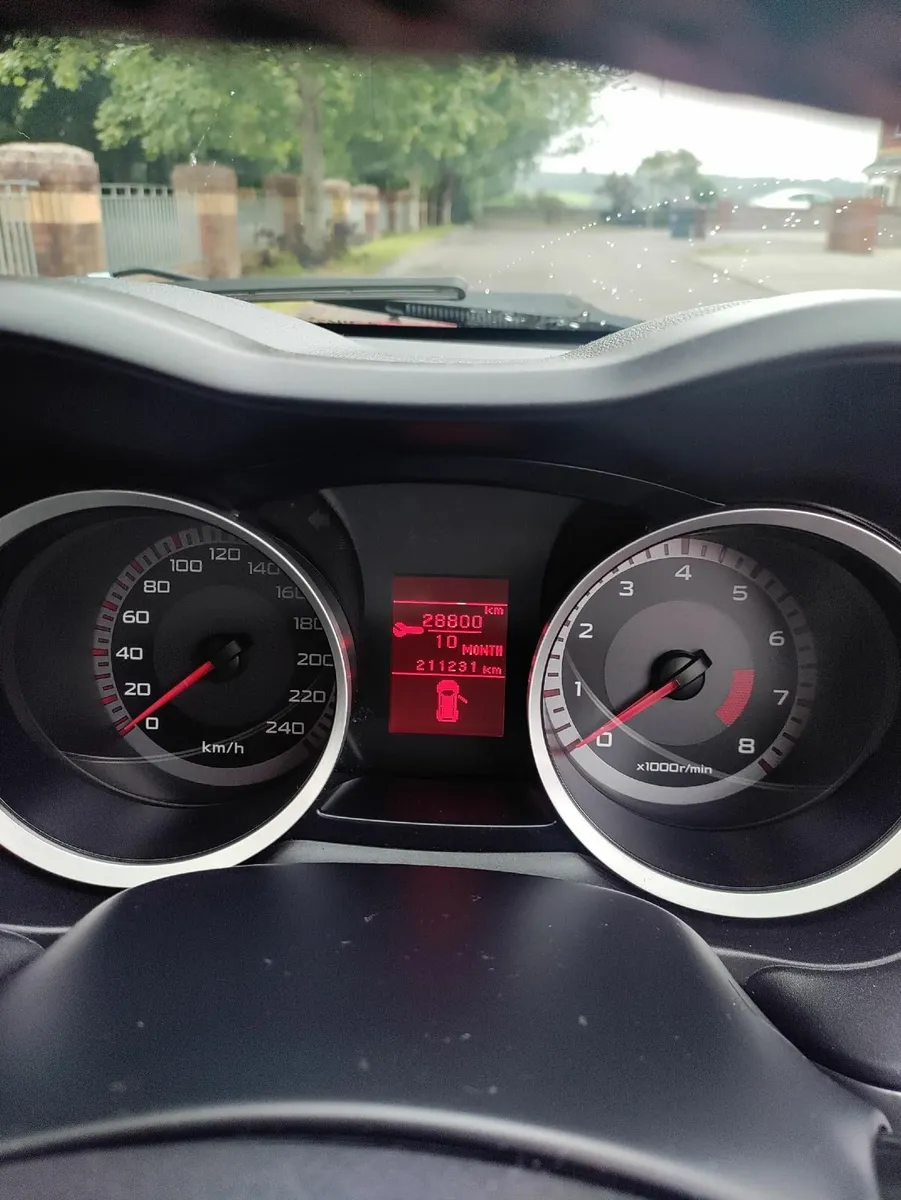Mitsubishi Lancer 2010 - Image 3