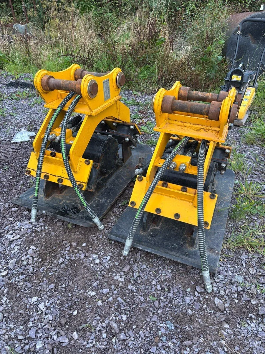 Hydraulic wacker plate - Image 1
