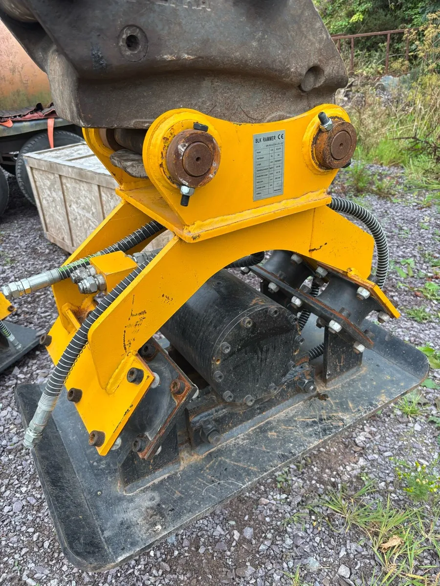 Hydraulic wacker plate - Image 3