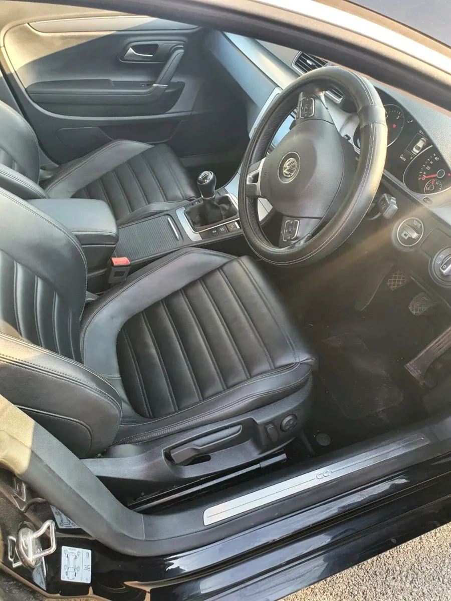 Volkswagen Passat CC - Image 2
