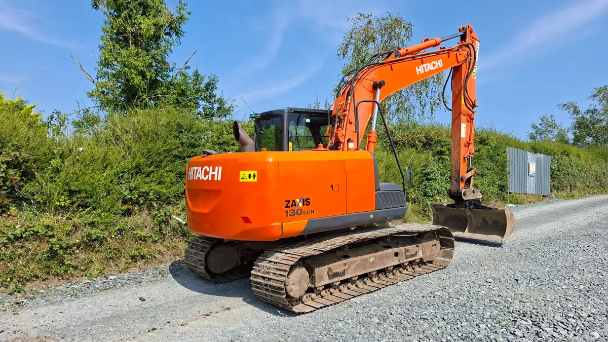 2016 Hitachi 130.5 - Image 1