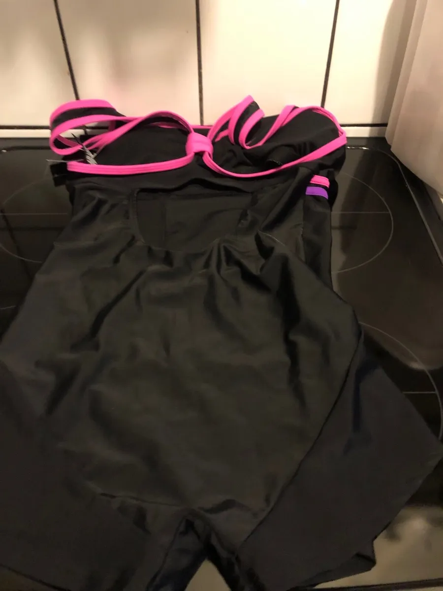 Ladies BNWT swimming shorts suit size 10 €10 - Image 3