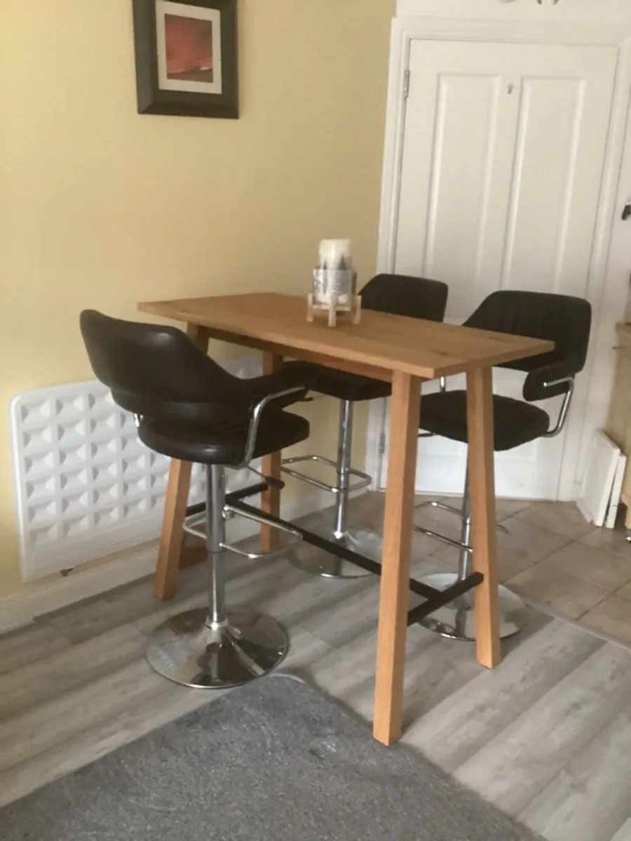 Table&Chairs - Image 2