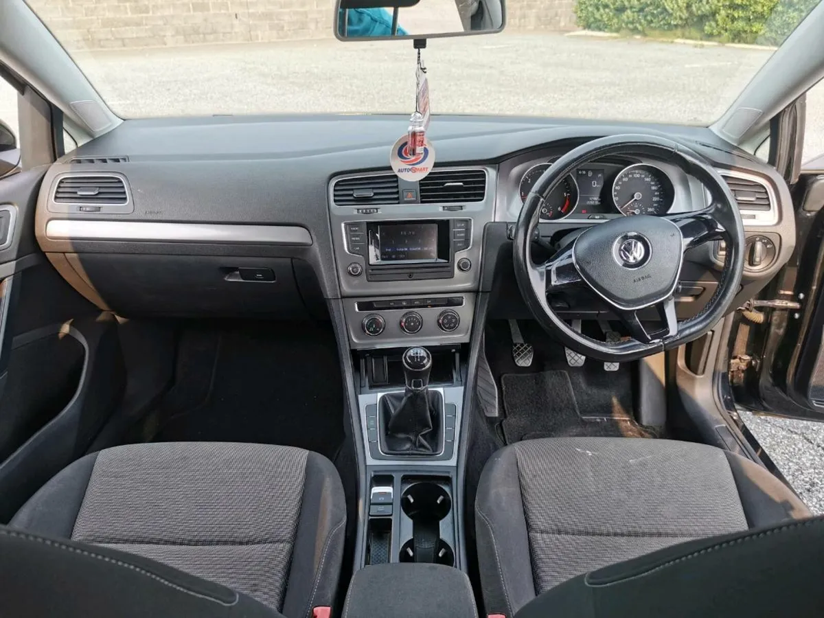 Volkswagen Golf - Image 4