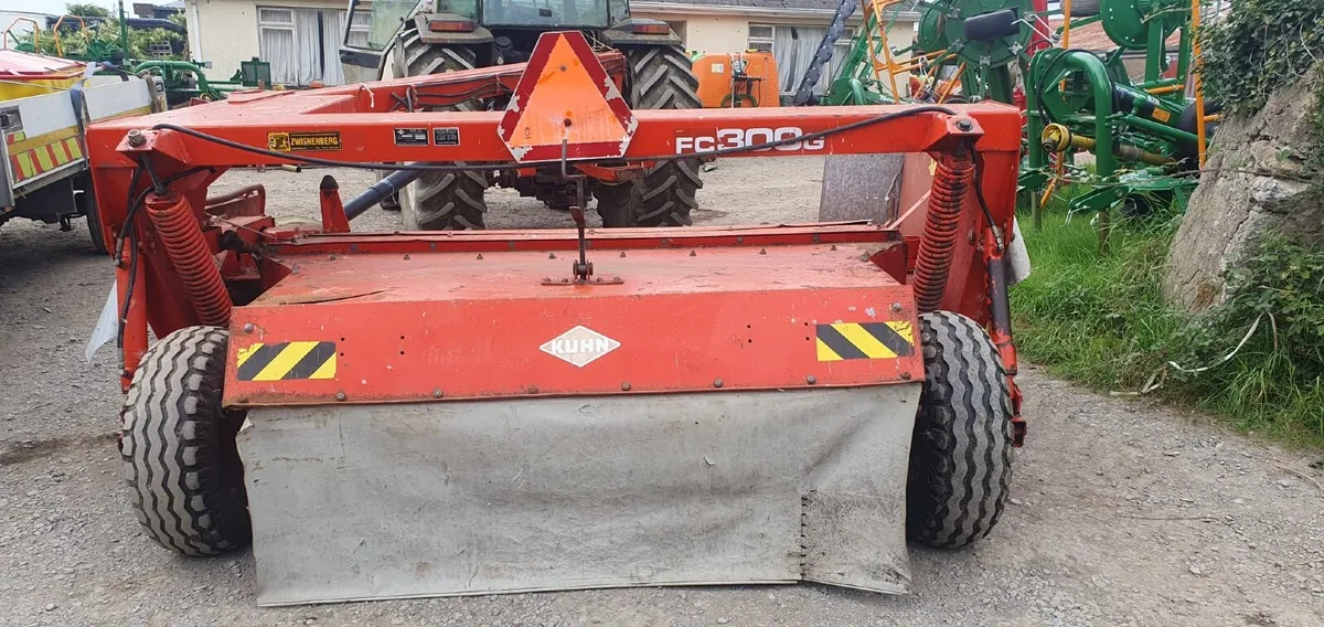 Kuhn FC 300 ten foot conditioner mower - Image 3