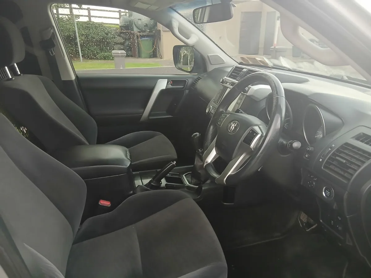 Toyota landcruiser - Image 2
