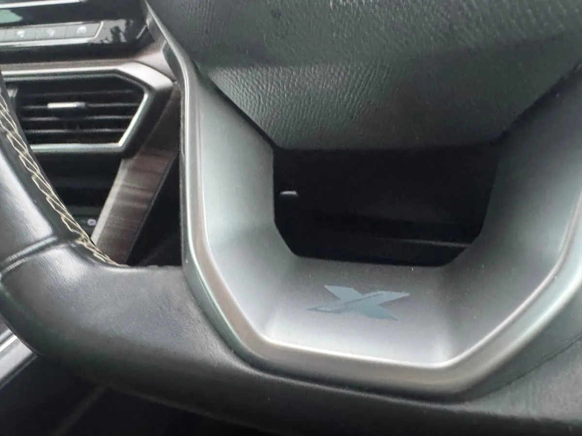 SEAT Leon 2020 2.0 diesel new model - Image 3