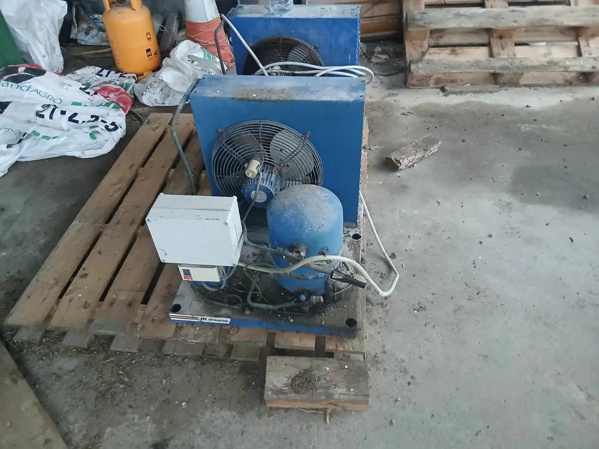 Milk tank and compressors - Image 3